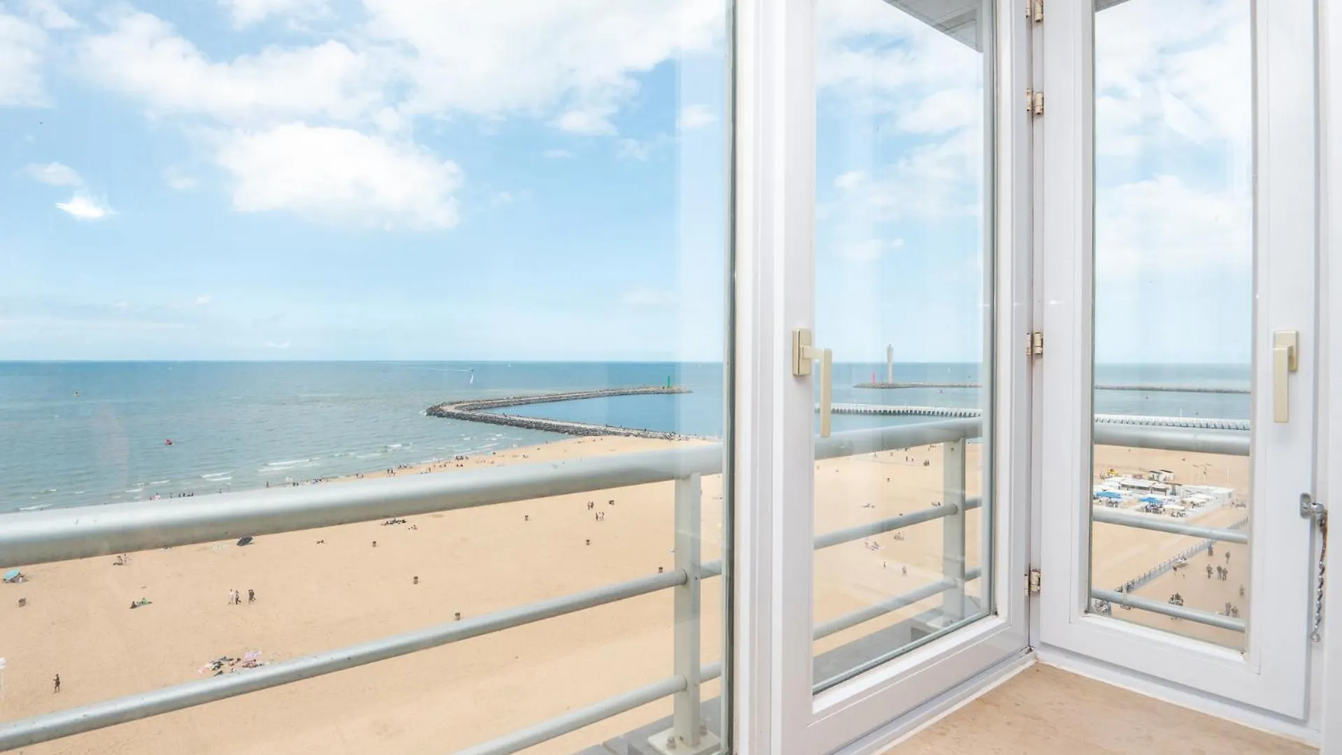 アパート Charming Apartement With Sea View For 6 オステンド ベルギー