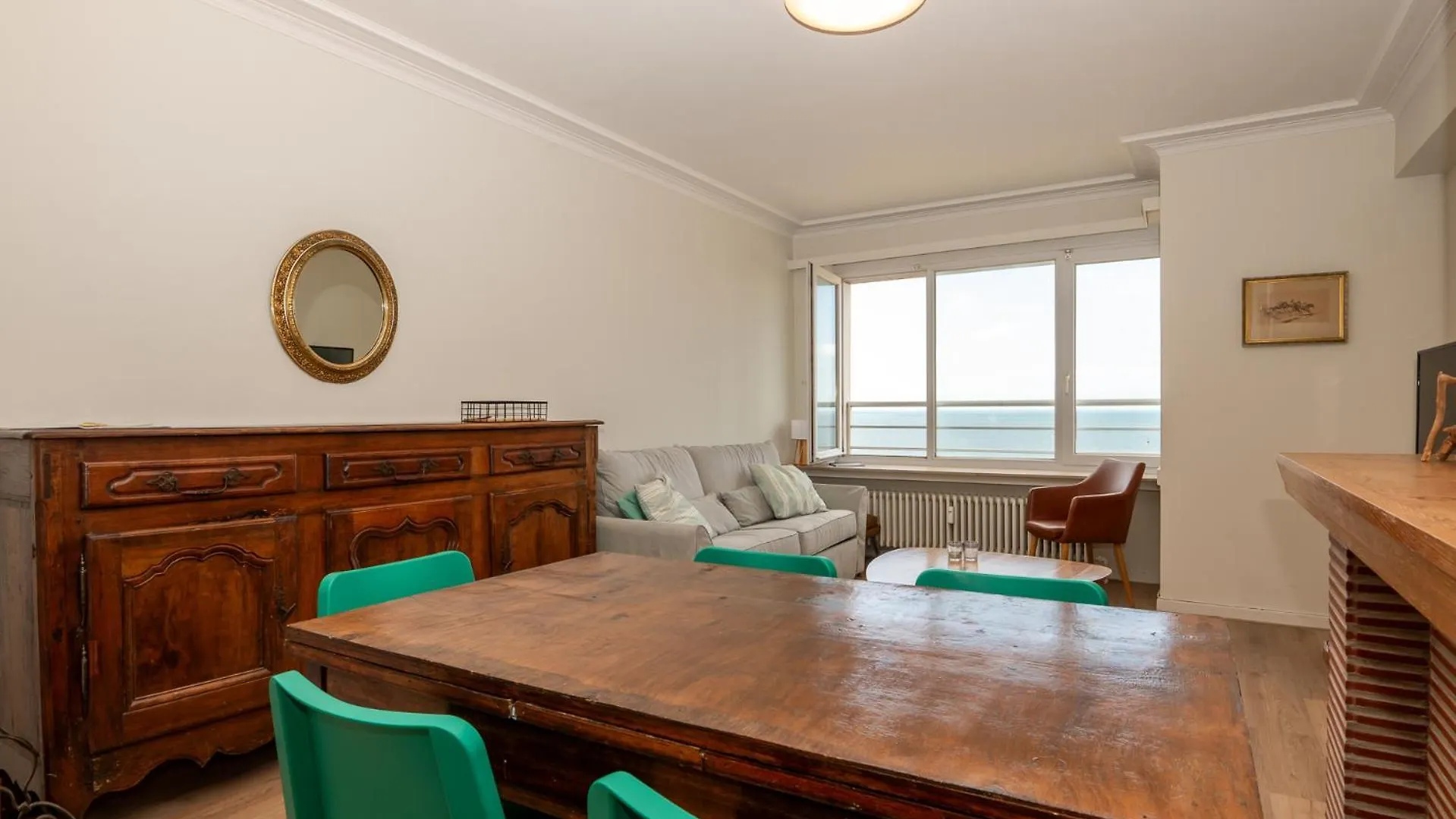 Charming Apartement With Sea View For 6 オステンド アパート