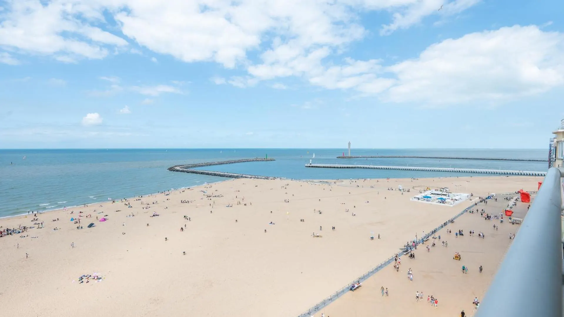 Charming Apartement With Sea View For 6 オステンド